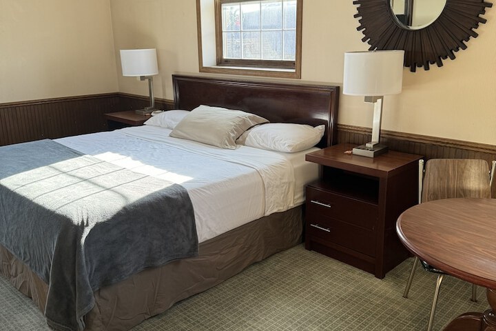 Standard | King Bed (6 of 27)