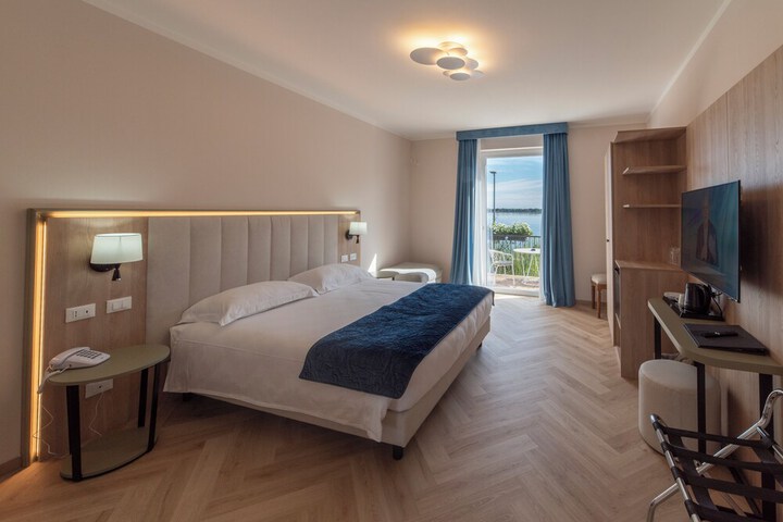 Room 9 of 58