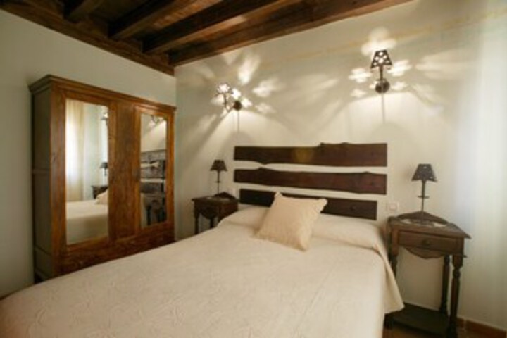 Room 6 of 13