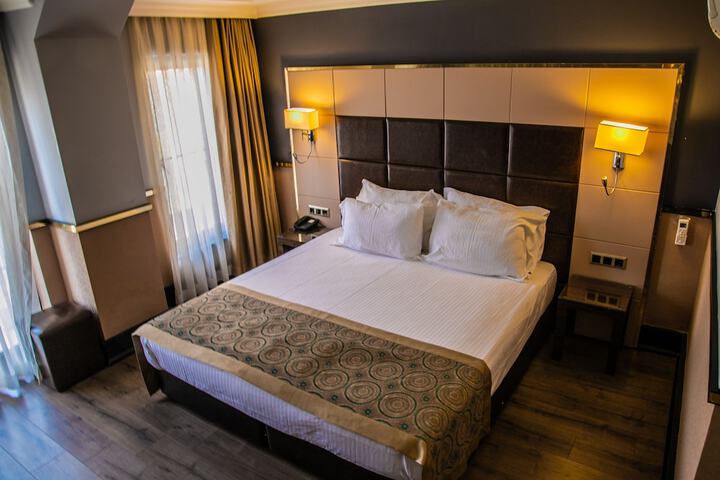 Room 5 of 20