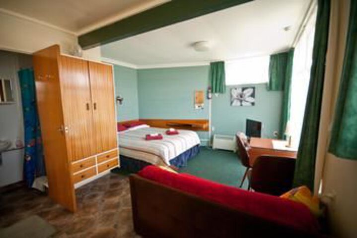 Room 9 of 31