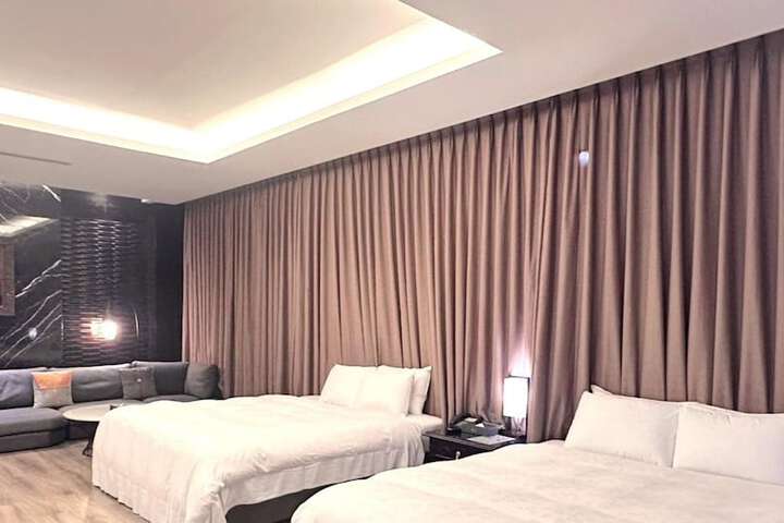 Room 29 of 82