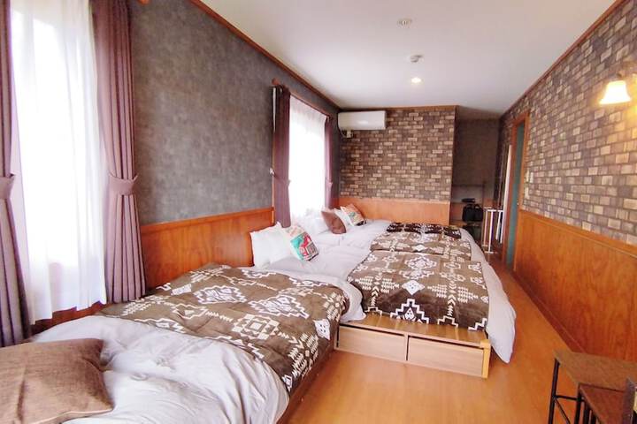 Room 25 of 61