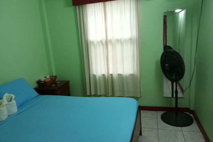 Room 9 of 23