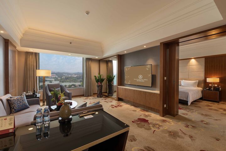 Room 17 of 34