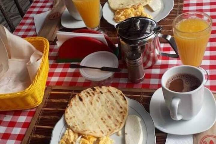 Breakfast/Coffee Service 24 of 28