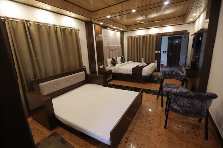 Room 43 of 98