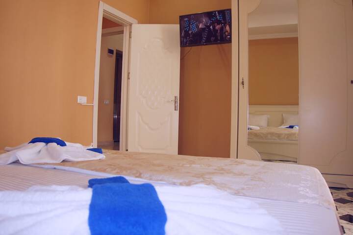 Room 32 of 50