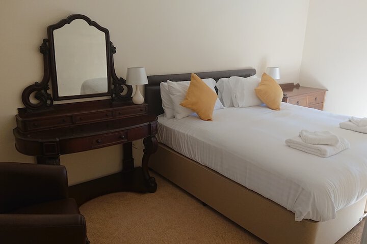 Room 9 of 29