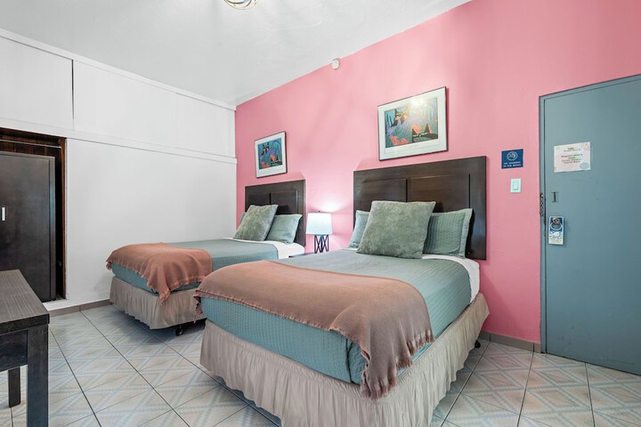 Room 16 of 37