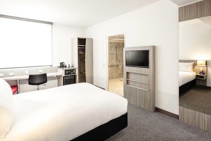 Room 15 of 62