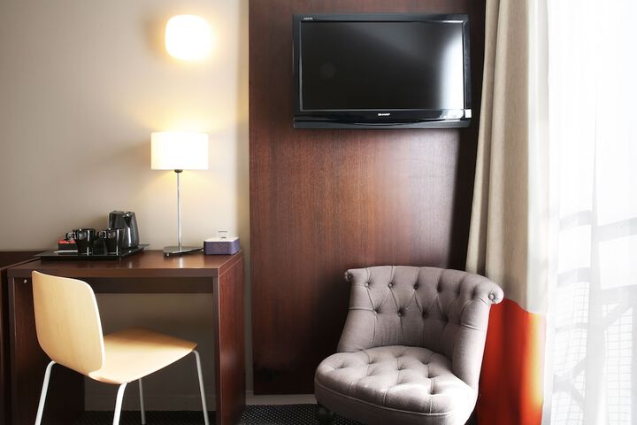 Room 8 of 29