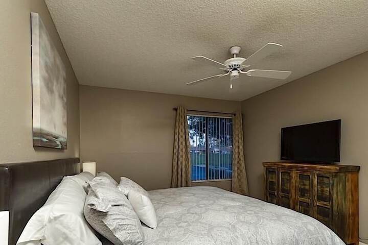 Room 7 of 25