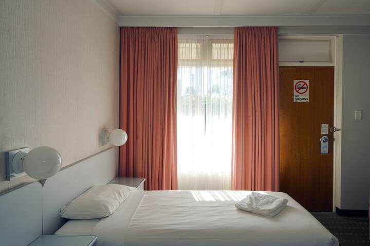 Room 8 of 32