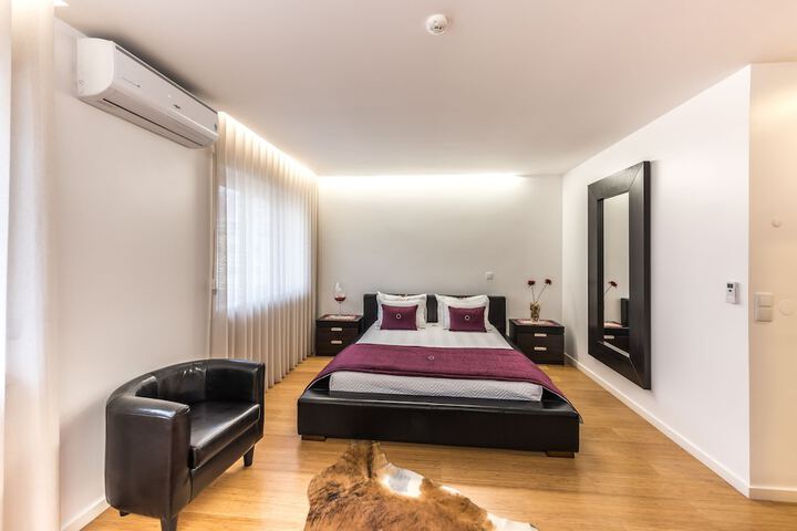 Room 15 of 64