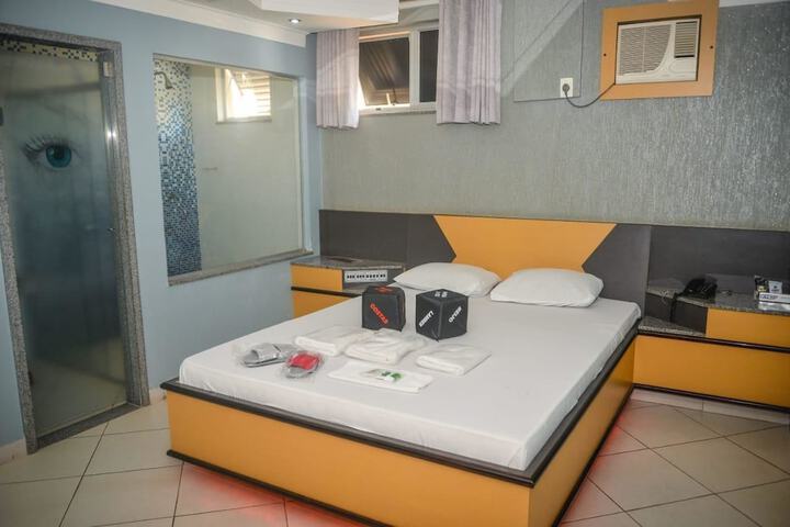 Room 6 of 62
