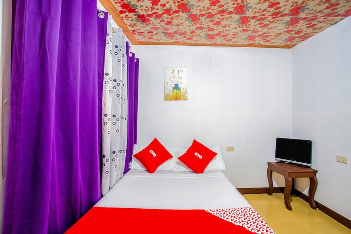 Room 9 of 25
