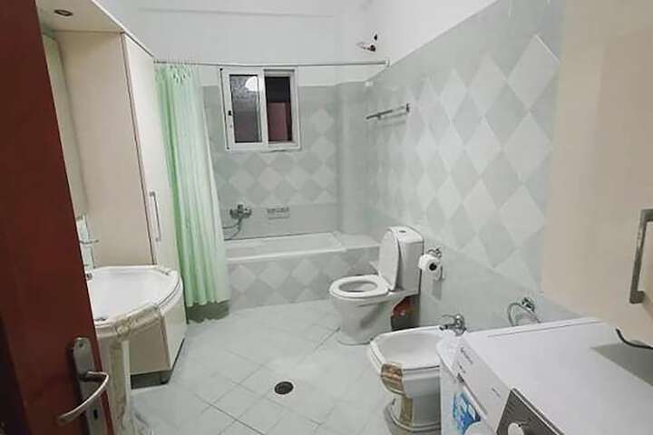 Room 9 of 120