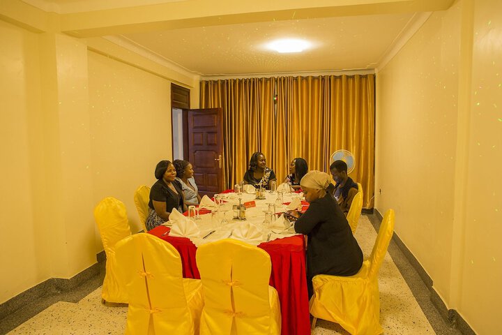 Dining 29 of 58