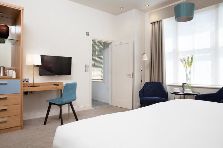 Room 4 of 51