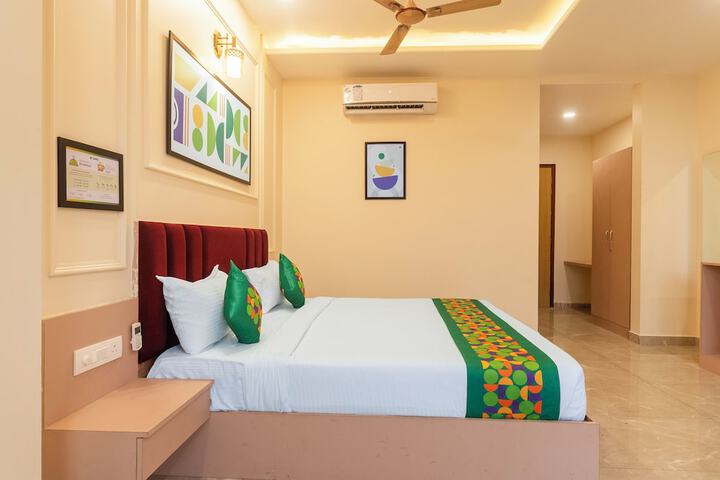 Room 9 of 37