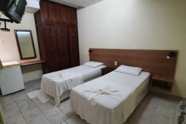 Room 11 of 22