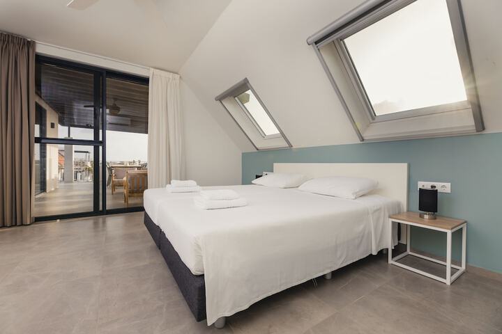 Room 15 of 81