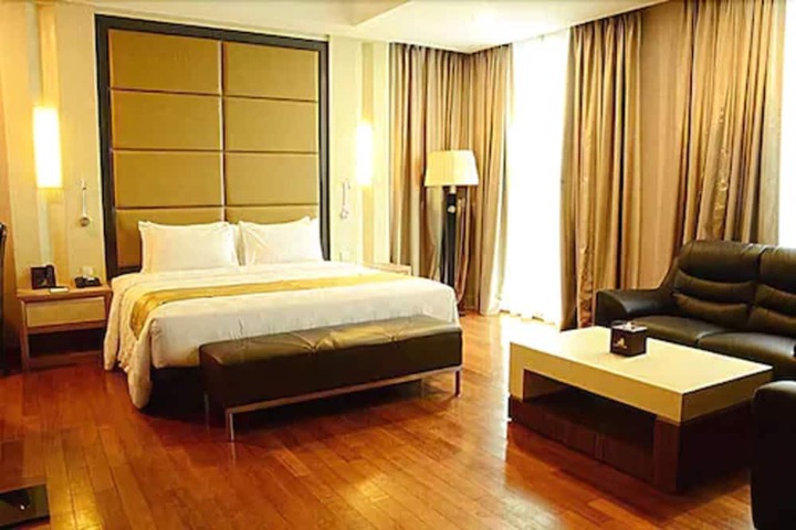 Room 6 of 55