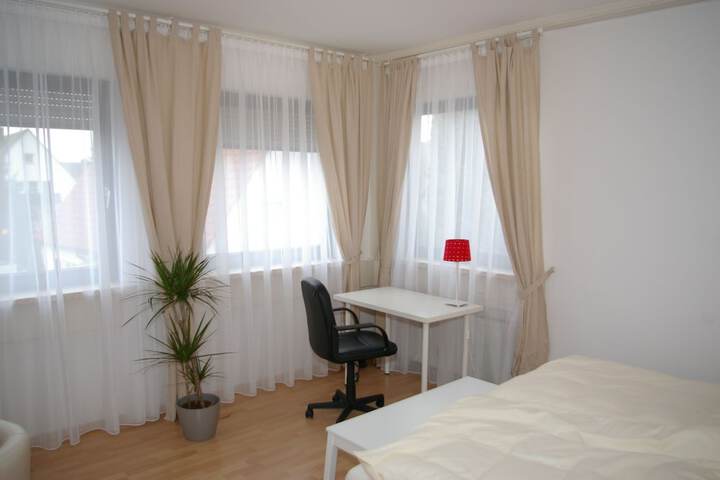 Room 6 of 26