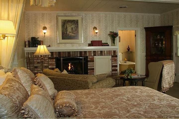 Room 6 of 38