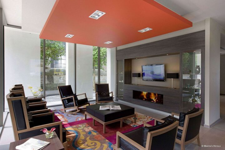 Guest Lobby
