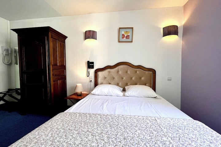 Room 13 of 80