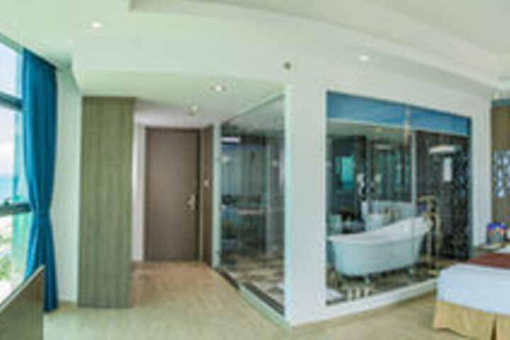 Room 43 of 64