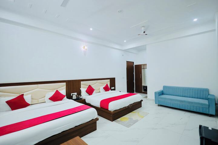 Room 30 of 44