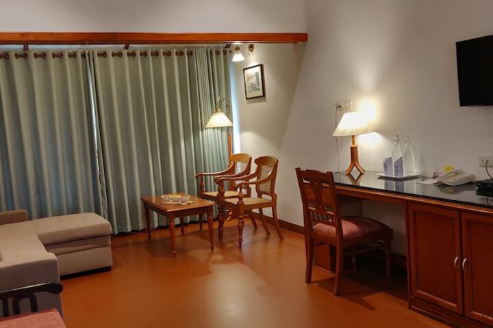 Room 34 of 144