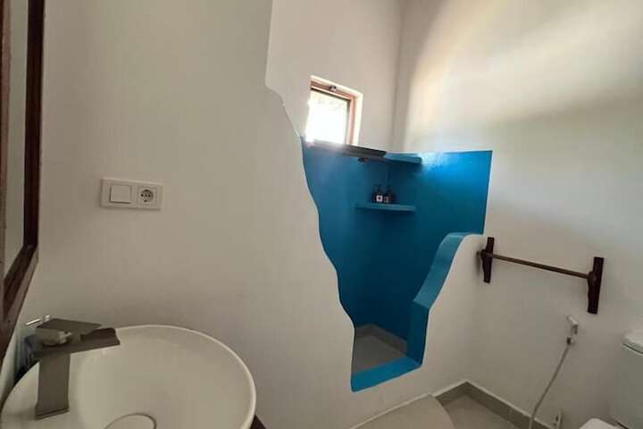 Room 50 of 90