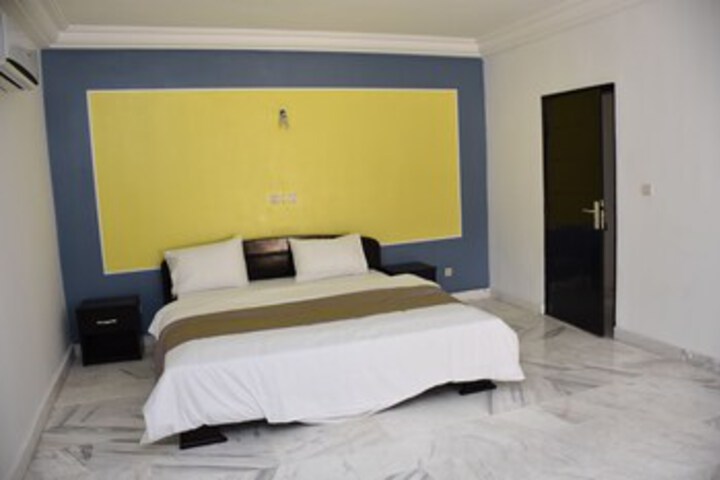 Room 22 of 35