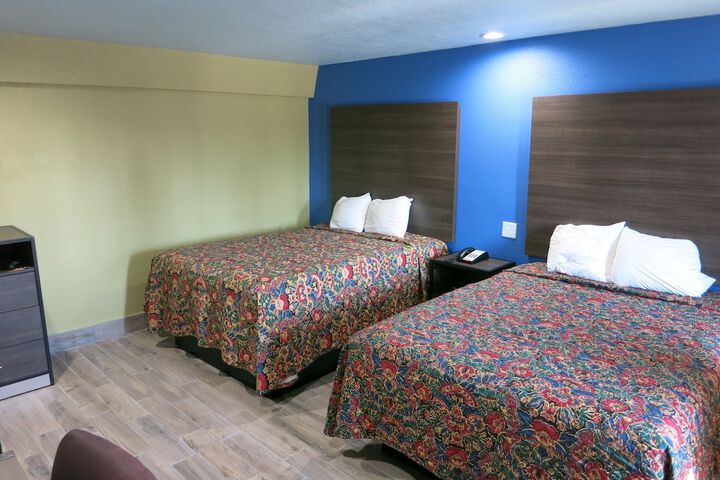 2 Queen Beds (4 of 6)