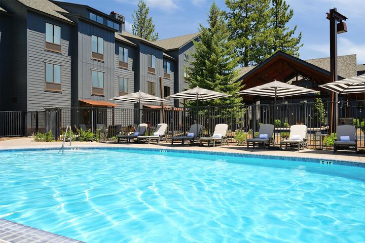 Pool image of Martis Valley Lodge Tapestry Collection by Hilton
