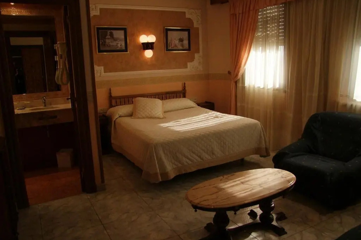 Room 3 of 16