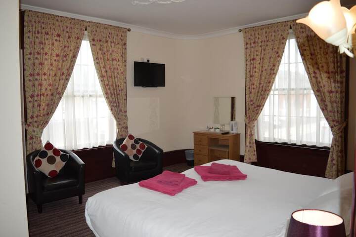 Room 9 of 27