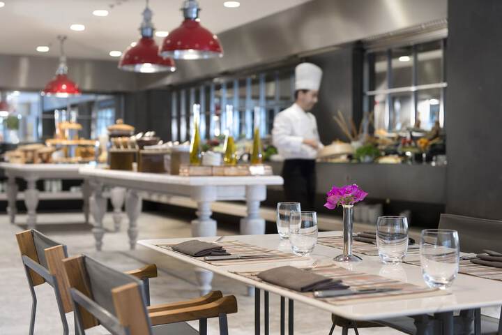 Dining 80 of 145