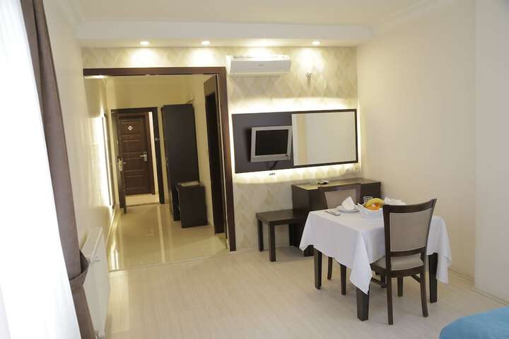 Room 14 of 91