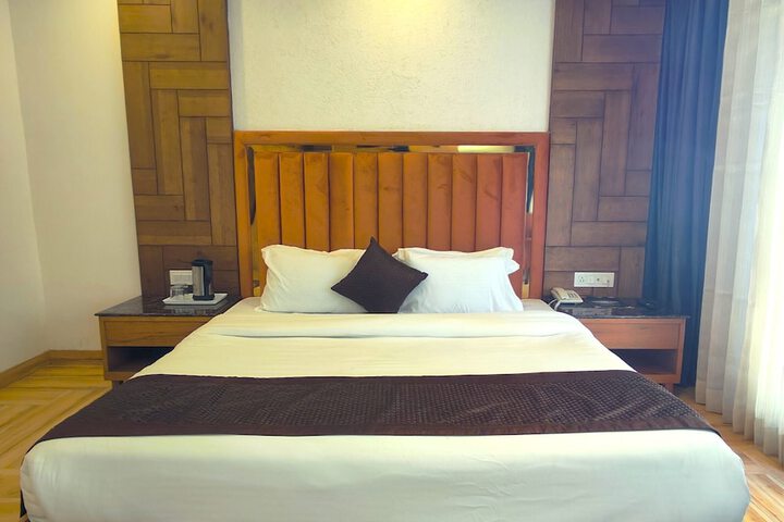 Room 11 of 35