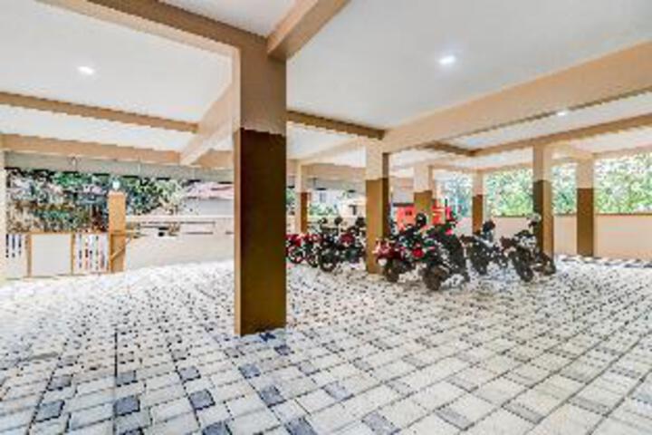 Oyo 78090 Meadow Homes
