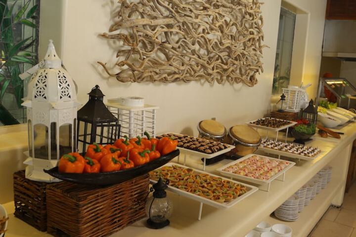 Dining 62 of 72