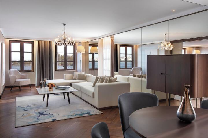 Room 47 of 115