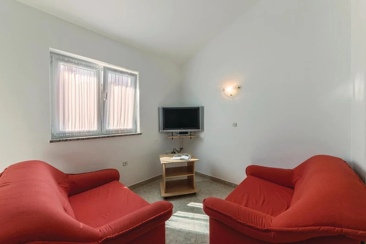 Room 10 of 15