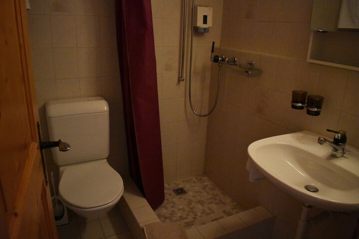 Room 35 of 40