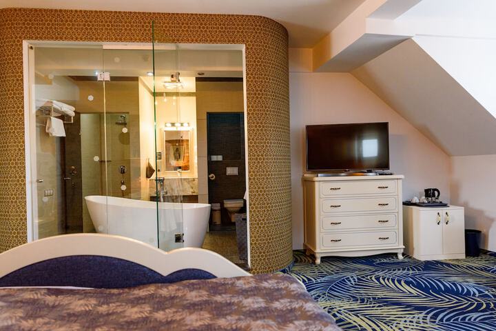 Room 9 of 58